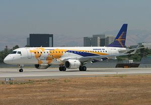 EMBRAER EMB-190 © Ben Wang