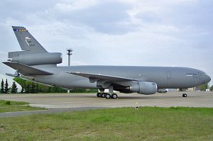 McDonnell Douglas KC-10A Extender, United States Air Force, 85-0032, c/n 48237 / © Mike Vallentin McDonnell Douglas KC-10A Extender, United States Air Force, 85-0032, c/n 48237 / © Mike Vallentin