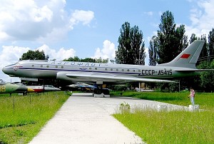 Tupolew / Tupolev Tu-104 © Alexander Marcenco