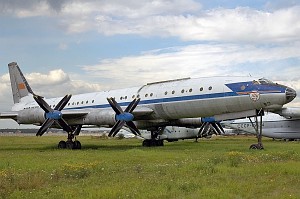 Tupolew / Tupolev Tu-114A © Steve Brimley