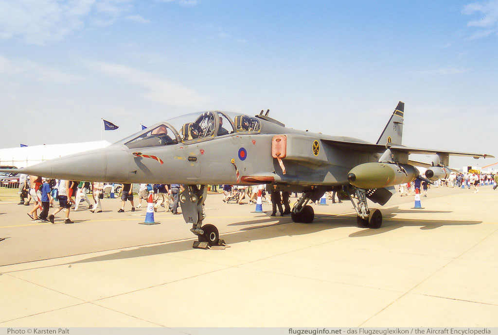 SEPECAT Jaguar T.4 Royal Air Force XX840 B28 Royal International Air Tattoo 2001 Royal Air Force Station Cottesmore (EGXJ) 2001-07-27 � Karsten Palt, ID 11966 SEPECAT Jaguar T.4 Royal Air Force XX840 B28 Royal International Air Tattoo 2001 Royal Air Force Station Cottesmore (EGXJ) 2001-07-27 � Karsten Palt, ID 11966