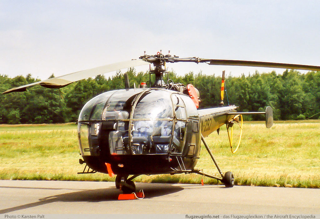 Aerospatiale SA-316B Alouette III Royal Netherlands AF / Koninklijke Luchtmacht A-292 1292 Open Dagen Koninklijke Luchtmacht 2003 Vliegbais Twente (EHTW / ENS) 2003-06-21 � Karsten Palt, ID 12003 Aerospatiale SA-316B Alouette III Royal Netherlands AF / Koninklijke Luchtmacht A-292 1292 Open Dagen Koninklijke Luchtmacht 2003 Vliegbais Twente (EHTW / ENS) 2003-06-21 � Karsten Palt, ID 12003
