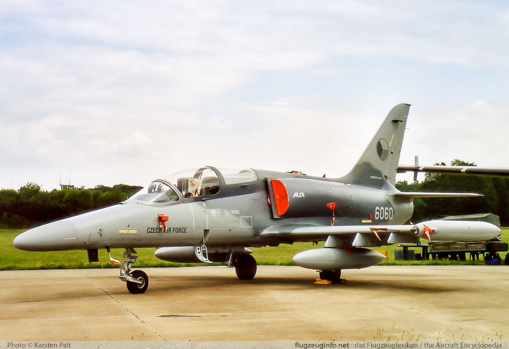 Aero L-159A Czech Air Force 6060 156060 Open Dagen Koninklijke Luchtmacht 2003 Vliegbais Twente (EHTW / ENS) 2003-06-21 � Karsten Palt, ID 12022 Aero L-159A Czech Air Force 6060 156060 Open Dagen Koninklijke Luchtmacht 2003 Vliegbais Twente (EHTW / ENS) 2003-06-21 � Karsten Palt, ID 12022