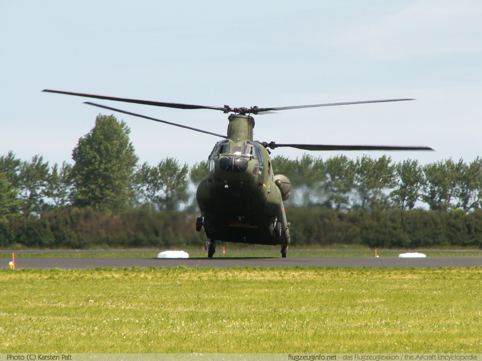 Boeing - Vertol CH-47D Royal Netherlands AF / Koninklijke Luchtmacht D-661 M.3661/NL001 Open Dagen Koninklijke Luchtmacht 2006 Leeuwarden (EHLW / LHW) 2006-06-17 � Karsten Palt, ID 6