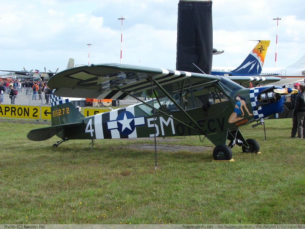 Piper J-3C-65D (L-4B / O-59A) Cub OY-ECV 8391 Airport-Days 2007 Hamburg-Fuhlsbüttel (EDDH / HAM) 2007-09-15 � Karsten Palt, ID 710 Piper J-3C-65D (L-4B / O-59A) Cub OY-ECV 8391 Airport-Days 2007 Hamburg-Fuhlsbüttel (EDDH / HAM) 2007-09-15 � Karsten Palt, ID 710