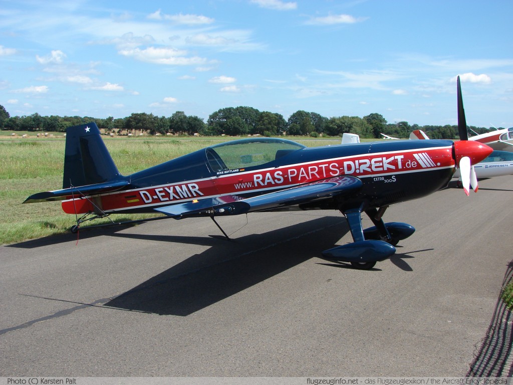 Extra EA.300S D-EXMR 2 Flugtag Ganderkesee 2007 Ganderkesee - Atlas Airfield (EDWQ) 2007-07-21 � Karsten Palt, ID 428 Extra EA.300S D-EXMR 2 Flugtag Ganderkesee 2007 Ganderkesee - Atlas Airfield (EDWQ) 2007-07-21 � Karsten Palt, ID 428