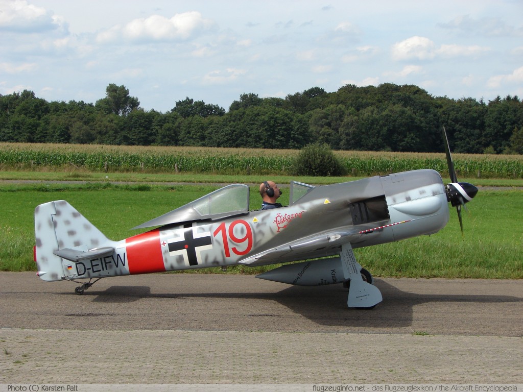 Focke-Wulf (Heuer) Fw190 Replica 1:2 D-EIFW 333-89 - 333AB Flugtag Ganderkesee 2007 Ganderkesee - Atlas Airfield (EDWQ) 2007-07-21 � Karsten Palt, ID 426 Focke-Wulf (Heuer) Fw190 Replica 1:2 D-EIFW 333-89 - 333AB Flugtag Ganderkesee 2007 Ganderkesee - Atlas Airfield (EDWQ) 2007-07-21 � Karsten Palt, ID 426