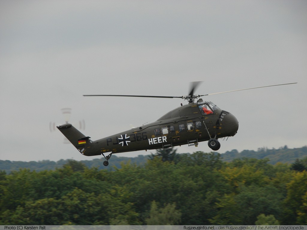Sikorsky S-58C Meravo Luftreederei D-HAUG 58-836 Oldtimer-Fliegertreffen 2007 Kirchheim unter Teck - Hahnweide (EDST) 2007-09-08 � Karsten Palt, ID 563 Sikorsky S-58C Meravo Luftreederei D-HAUG 58-836 Oldtimer-Fliegertreffen 2007 Kirchheim unter Teck - Hahnweide (EDST) 2007-09-08 � Karsten Palt, ID 563
