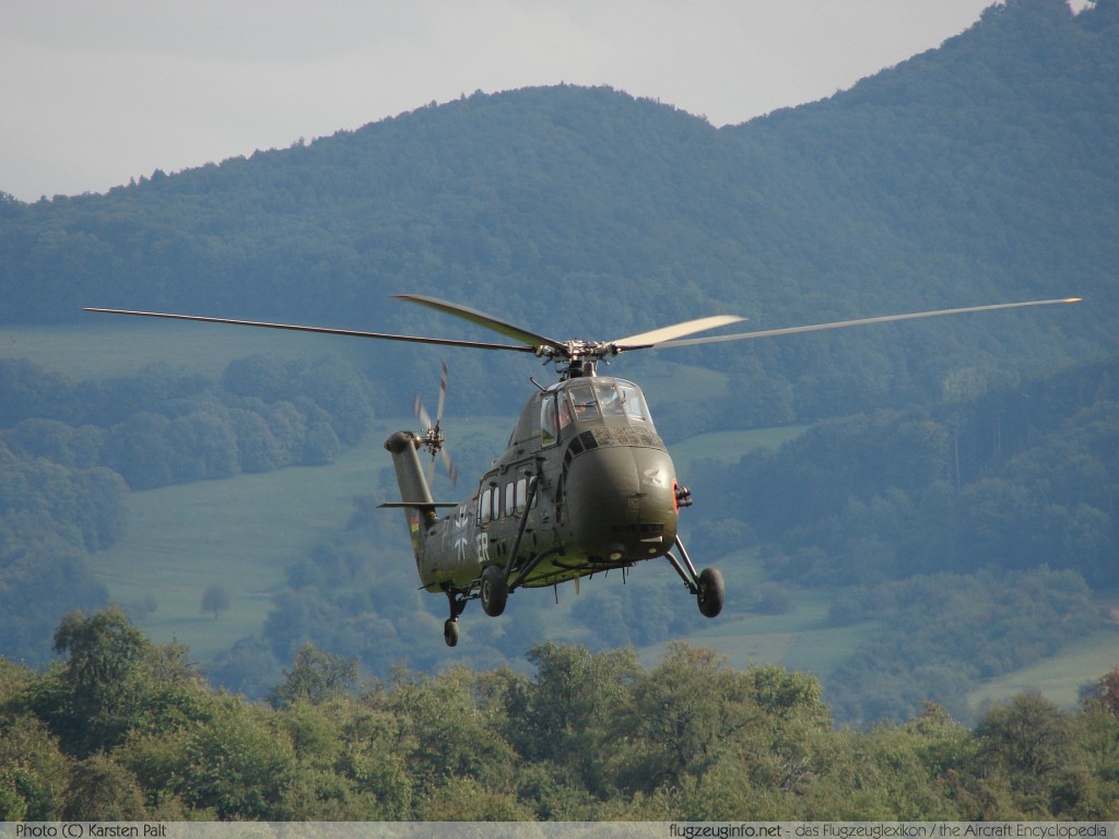 Sikorsky S-58C Meravo Luftreederei D-HAUG 58-836 Oldtimer-Fliegertreffen 2007 Kirchheim unter Teck - Hahnweide (EDST) 2007-09-08 � Karsten Palt, ID 564 Sikorsky S-58C Meravo Luftreederei D-HAUG 58-836 Oldtimer-Fliegertreffen 2007 Kirchheim unter Teck - Hahnweide (EDST) 2007-09-08 � Karsten Palt, ID 564