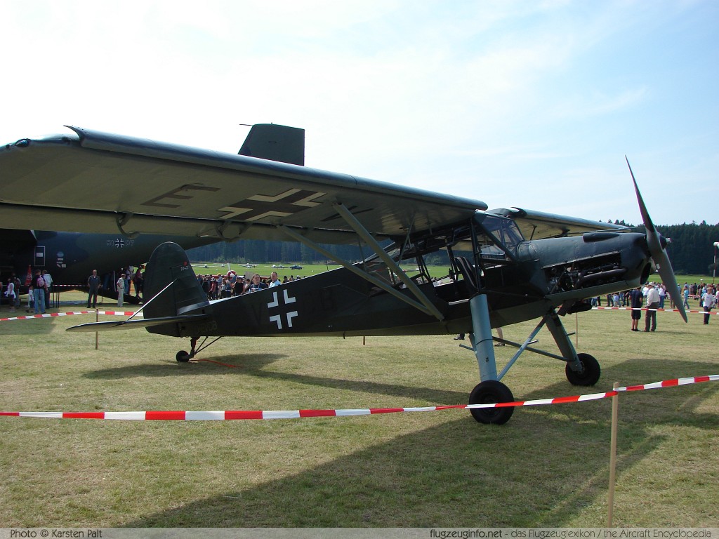 Fieseler Fi 156C-7 Storch D-EVDB 2042 Flugtag Breitscheid 2008 Breitscheid (EDGB) 2008-08-17 � Karsten Palt, ID 1346 Fieseler Fi 156C-7 Storch D-EVDB 2042 Flugtag Breitscheid 2008 Breitscheid (EDGB) 2008-08-17 � Karsten Palt, ID 1346