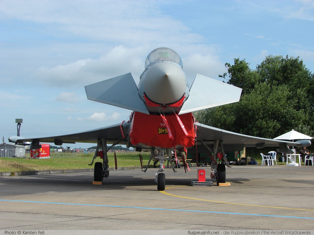 Eurofighter EF2000 Eurofighter Typhoon German Air Force / Luftwaffe 30+12 GS0006 Open Dagen Koninklijke Luchtmacht 2008 Leeuwarden (EHLW / LHW) 2008-06-20 � Karsten Palt, ID 843 Eurofighter EF2000 Eurofighter Typhoon German Air Force / Luftwaffe 30+12 GS0006 Open Dagen Koninklijke Luchtmacht 2008 Leeuwarden (EHLW / LHW) 2008-06-20 � Karsten Palt, ID 843
