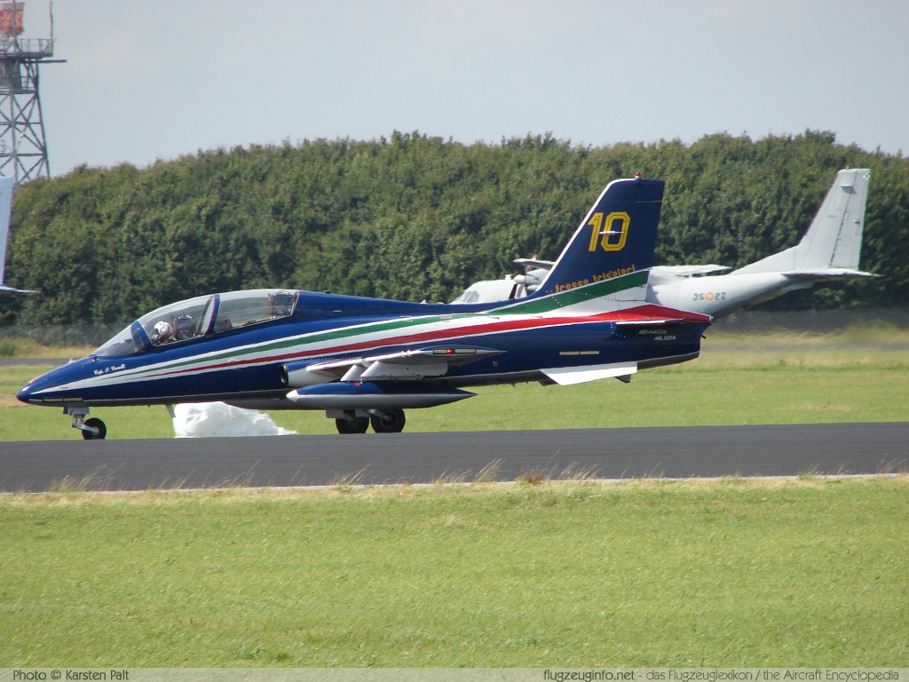 Aermacchi MB.339A/PAN Italian Air Force (Aeronautica Militare) MM54538 6759/154/AA070 Open Dagen Koninklijke Luchtmacht 2008 Leeuwarden (EHLW / LHW) 2008-06-20 � Karsten Palt, ID 895 Aermacchi MB.339A/PAN Italian Air Force (Aeronautica Militare) MM54538 6759/154/AA070 Open Dagen Koninklijke Luchtmacht 2008 Leeuwarden (EHLW / LHW) 2008-06-20 � Karsten Palt, ID 895