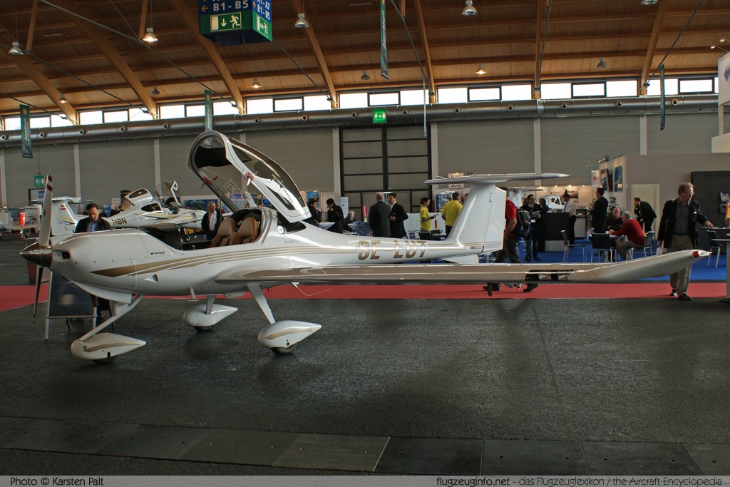 Diamond DA20-C1 Öst-Flyg SE-LUT C0527 AERO Friedrichshafen 2009 Friedrichshafen (EDNY / FDH) 2009-04-03 � Karsten Palt, ID 1841 Diamond DA20-C1 Öst-Flyg SE-LUT C0527 AERO Friedrichshafen 2009 Friedrichshafen (EDNY / FDH) 2009-04-03 � Karsten Palt, ID 1841