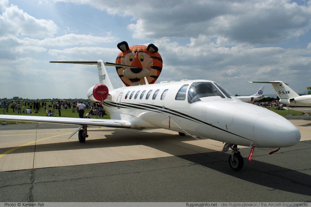 Cessna 525B CitationJet CJ3 D-CNOB 525B-0119 Flugtag Bremen 2009 Bremen (EDDW / BRE) 2009-05-10 � Karsten Palt, ID 2064 Cessna 525B CitationJet CJ3 D-CNOB 525B-0119 Flugtag Bremen 2009 Bremen (EDDW / BRE) 2009-05-10 � Karsten Palt, ID 2064
