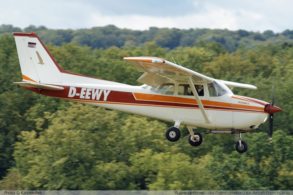 Cessna-Reims F172M Skyhawk II D-EEWY F17200956 Oldtimer-Fliegertreffen 2009 Kirchheim unter Teck - Hahnweide (EDST) 2009-09-04 � Karsten Palt, ID 2543 Cessna-Reims F172M Skyhawk II D-EEWY F17200956 Oldtimer-Fliegertreffen 2009 Kirchheim unter Teck - Hahnweide (EDST) 2009-09-04 � Karsten Palt, ID 2543