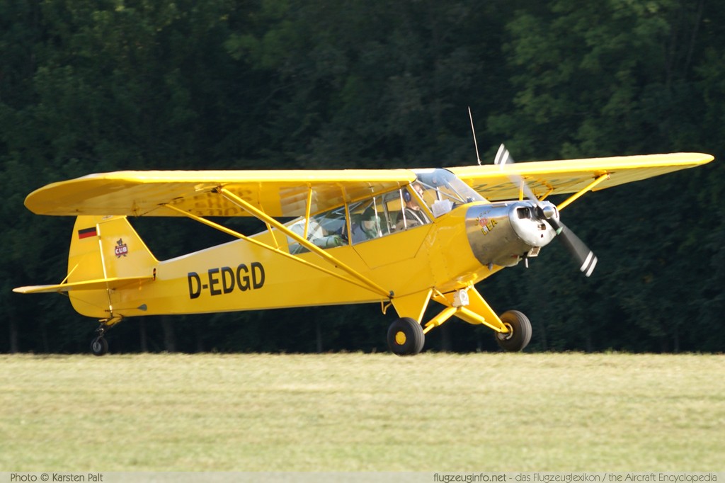Piper PA-18-95 Super Cub D-EDGD 18-1387 Oldtimer-Fliegertreffen 2009 Kirchheim unter Teck - Hahnweide (EDST) 2009-09-05 � Karsten Palt, ID 2610 Piper PA-18-95 Super Cub D-EDGD 18-1387 Oldtimer-Fliegertreffen 2009 Kirchheim unter Teck - Hahnweide (EDST) 2009-09-05 � Karsten Palt, ID 2610