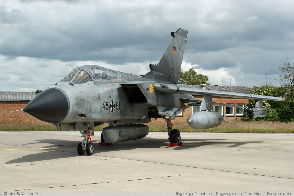 Panavia Tornado IDS German Air Force / Luftwaffe 45+51 628/GS199/4251 Spotterday JG 71 R 2009 Wittmund-Wittmundhafen (ETNT) 2009-06-05 � Karsten Palt, ID 2279 Panavia Tornado IDS German Air Force / Luftwaffe 45+51 628/GS199/4251 Spotterday JG 71 R 2009 Wittmund-Wittmundhafen (ETNT) 2009-06-05 � Karsten Palt, ID 2279