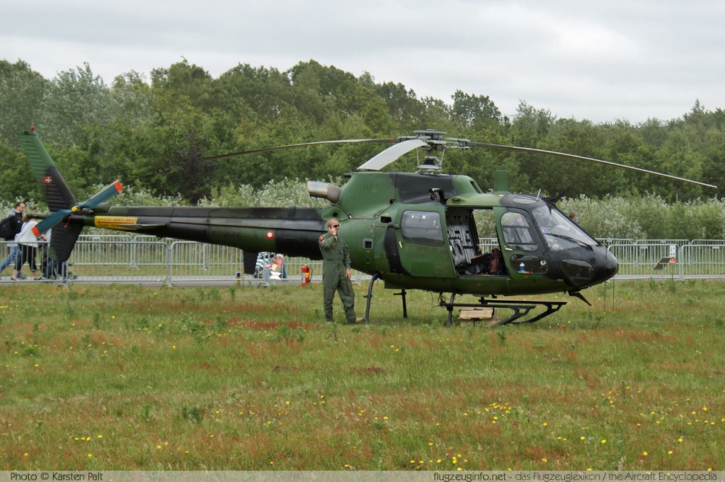 Eurocopter AS-550C-2 Fennec Royal Danish Air Force P-552 2352 Luchtmachtdagen 2010 Gilze-Rijen (EHGR) 2010-06-18 � Karsten Palt, ID 3286 Eurocopter AS-550C-2 Fennec Royal Danish Air Force P-552 2352 Luchtmachtdagen 2010 Gilze-Rijen (EHGR) 2010-06-18 � Karsten Palt, ID 3286
