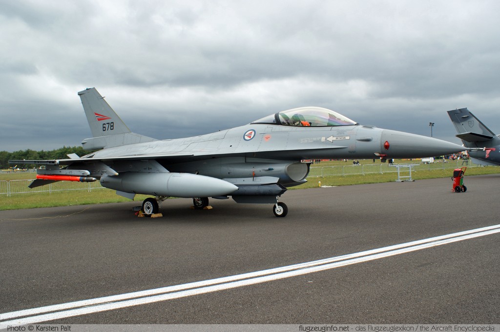 General Dynamics / Lockheed Martin F-16AM Royal Norwegian Air Force 678 6K-50 Luchtmachtdagen 2010 Gilze-Rijen (EHGR) 2010-06-18 � Karsten Palt, ID 3309 General Dynamics / Lockheed Martin F-16AM Royal Norwegian Air Force 678 6K-50 Luchtmachtdagen 2010 Gilze-Rijen (EHGR) 2010-06-18 � Karsten Palt, ID 3309