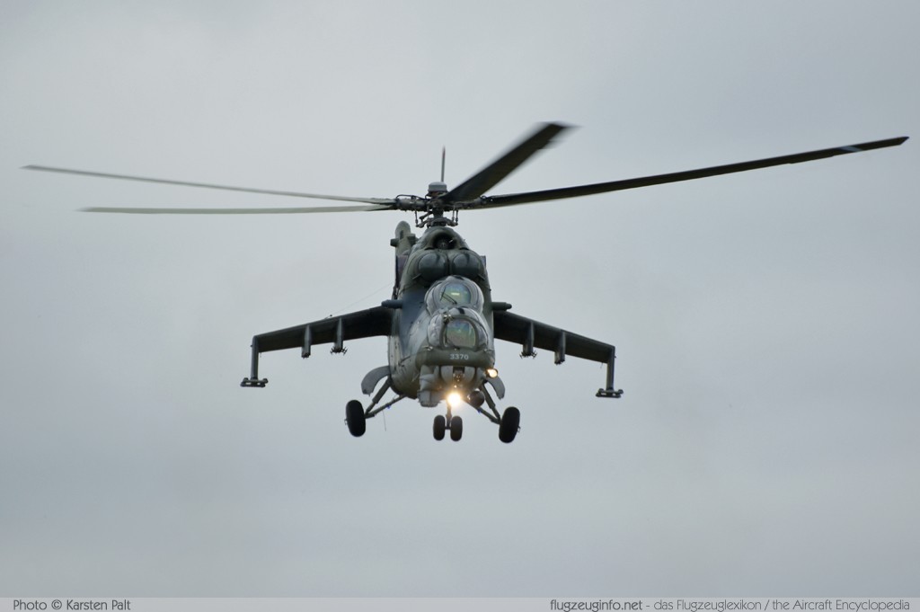 Mil Mi-35 Czech Air Force 3370 203370 Luchtmachtdagen 2010 Gilze-Rijen (EHGR) 2010-06-18 � Karsten Palt, ID 3330 Mil Mi-35 Czech Air Force 3370 203370 Luchtmachtdagen 2010 Gilze-Rijen (EHGR) 2010-06-18 � Karsten Palt, ID 3330
