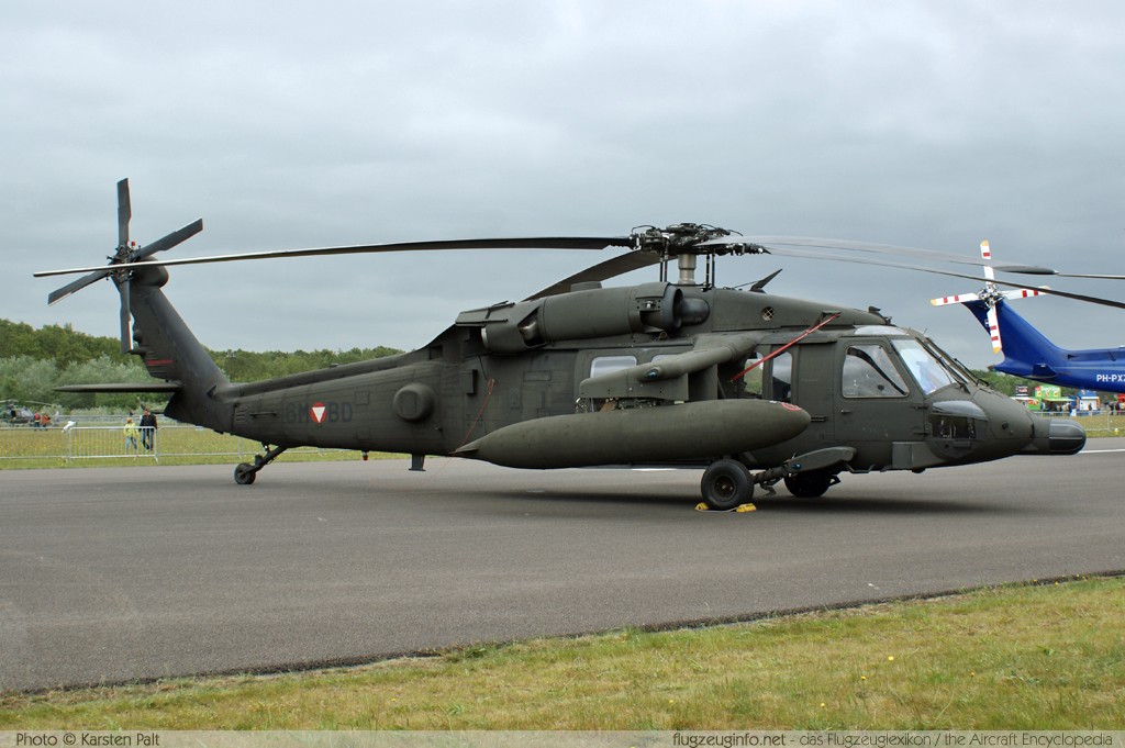 Sikorsky S-70A-42 Black Hawk Austrian Armed Forces / Bundesheer 6M-BD 70-2748 Luchtmachtdagen 2010 Gilze-Rijen (EHGR) 2010-06-18 � Karsten Palt, ID 3338 Sikorsky S-70A-42 Black Hawk Austrian Armed Forces / Bundesheer 6M-BD 70-2748 Luchtmachtdagen 2010 Gilze-Rijen (EHGR) 2010-06-18 � Karsten Palt, ID 3338
