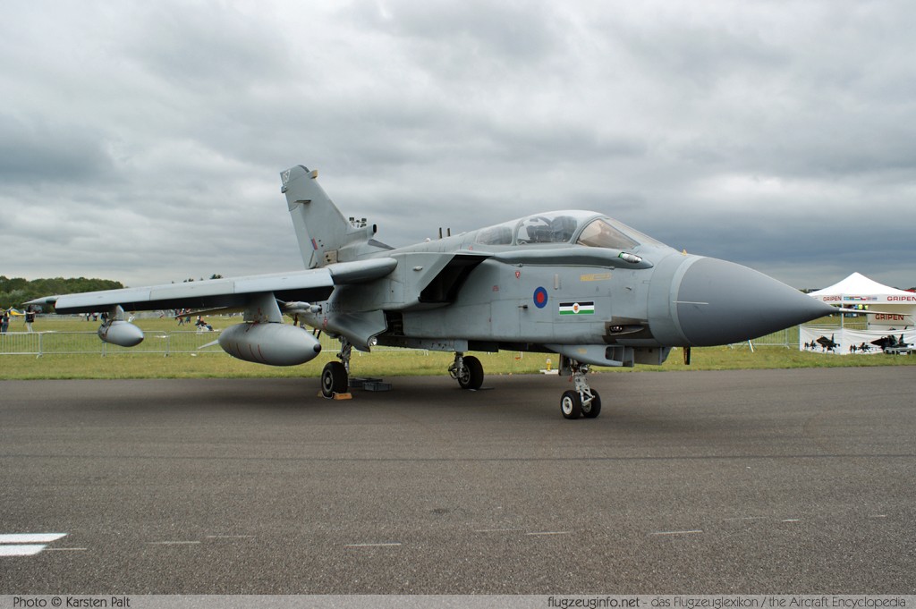 Panavia Tornado GR4 Royal Air Force ZA589 099/BS032/3053 Luchtmachtdagen 2010 Gilze-Rijen (EHGR) 2010-06-18 � Karsten Palt, ID 3347 Panavia Tornado GR4 Royal Air Force ZA589 099/BS032/3053 Luchtmachtdagen 2010 Gilze-Rijen (EHGR) 2010-06-18 � Karsten Palt, ID 3347
