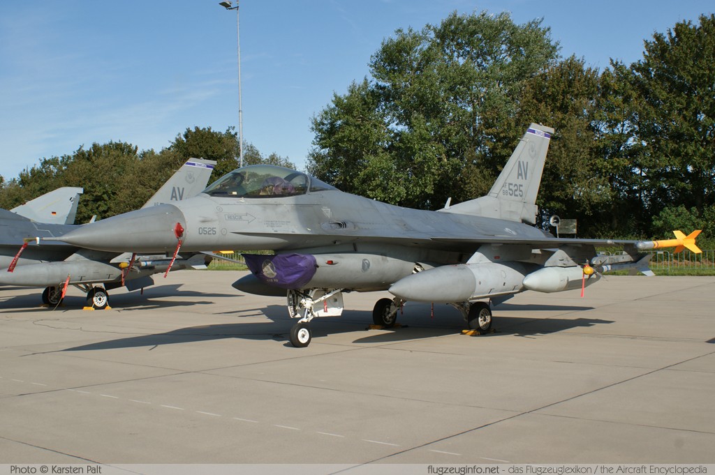 General Dynamics / Lockheed Martin F-16CG United States Air Force (USAF) 88-0525 1C-127 Luchtmachtdagen 2011 Leeuwarden (EHLW / LHW) 2011-09-16 � Karsten Palt, ID 5652 General Dynamics / Lockheed Martin F-16CG United States Air Force (USAF) 88-0525 1C-127 Luchtmachtdagen 2011 Leeuwarden (EHLW / LHW) 2011-09-16 � Karsten Palt, ID 5652