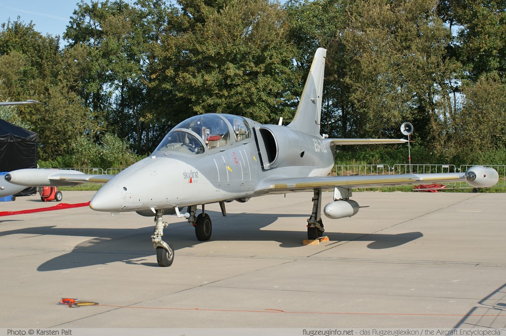 Aero L-39ZO Albatros Skyline Aviation ES-TLE 731021 Luchtmachtdagen 2011 Leeuwarden (EHLW / LHW) 2011-09-16 � Karsten Palt, ID 5665 Aero L-39ZO Albatros Skyline Aviation ES-TLE 731021 Luchtmachtdagen 2011 Leeuwarden (EHLW / LHW) 2011-09-16 � Karsten Palt, ID 5665