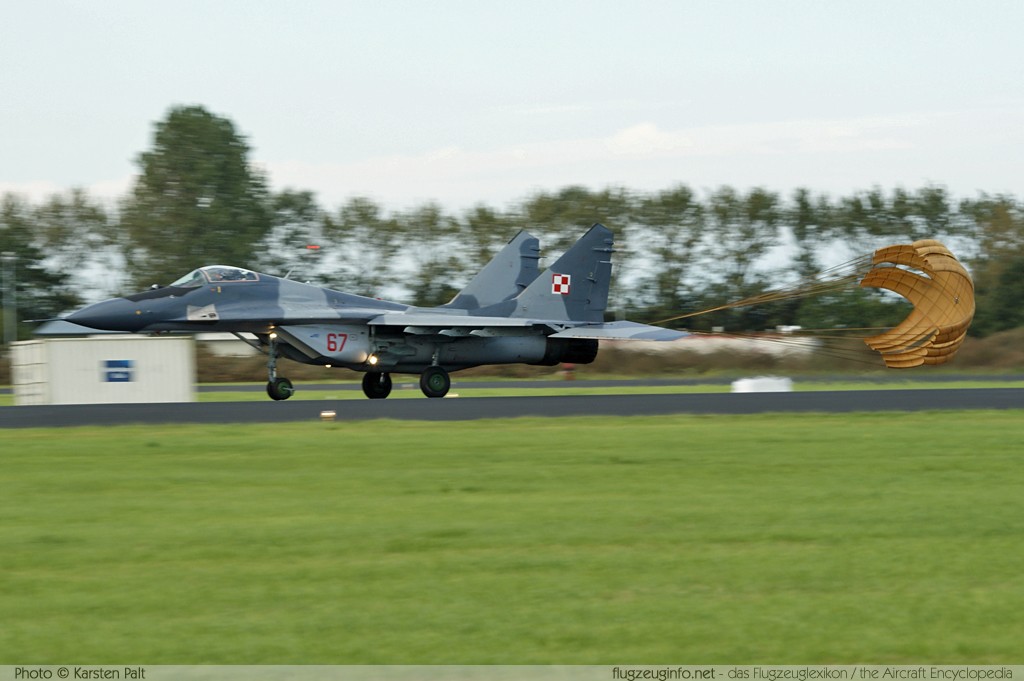 Mikoyan Gurevich MiG-29A Polish Air Force 67 2960526367/3814 Luchtmachtdagen 2011 Leeuwarden (EHLW / LHW) 2011-09-16 � Karsten Palt, ID 5689 Mikoyan Gurevich MiG-29A Polish Air Force 67 2960526367/3814 Luchtmachtdagen 2011 Leeuwarden (EHLW / LHW) 2011-09-16 � Karsten Palt, ID 5689