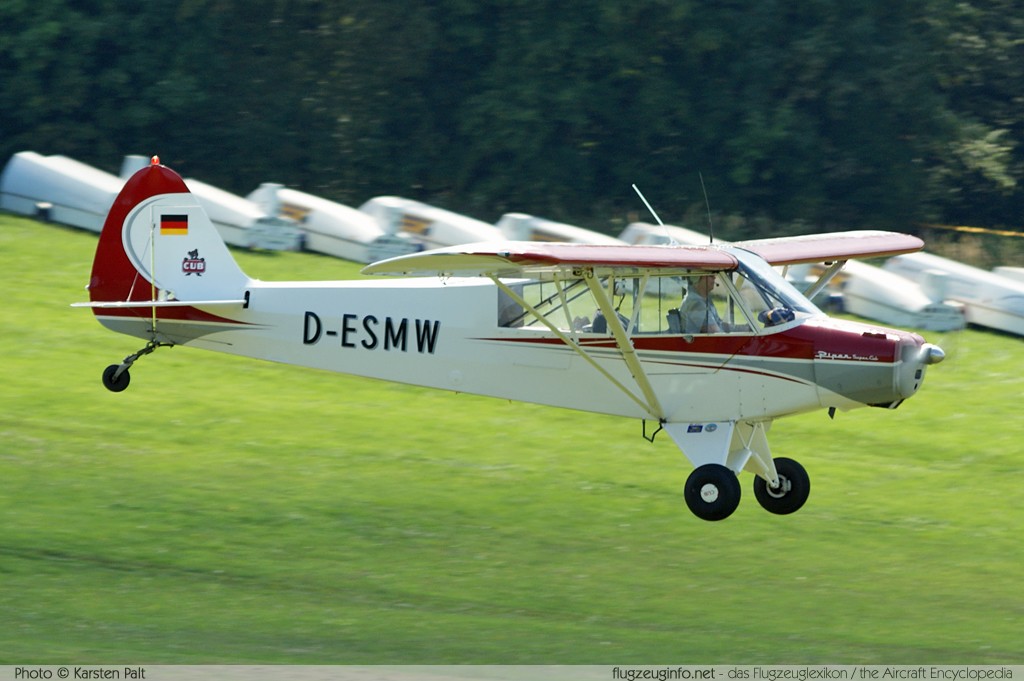 Piper PA-18-95 Super Cub D-ESMW 18-1522 Oldtimer-Fliegertreffen 2013 Kirchheim unter Teck - Hahnweide (EDST) 2013-09-06 � Karsten Palt, ID 7342 Piper PA-18-95 Super Cub D-ESMW 18-1522 Oldtimer-Fliegertreffen 2013 Kirchheim unter Teck - Hahnweide (EDST) 2013-09-06 � Karsten Palt, ID 7342