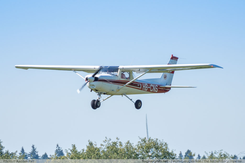 Cessna-Reims F152 HB-CNS 1741 Flugtag Breitscheid 2015 Breitscheid (EDGB) 2015-08-30 � Karsten Palt, ID 12092 Cessna-Reims F152 HB-CNS 1741 Flugtag Breitscheid 2015 Breitscheid (EDGB) 2015-08-30 � Karsten Palt, ID 12092