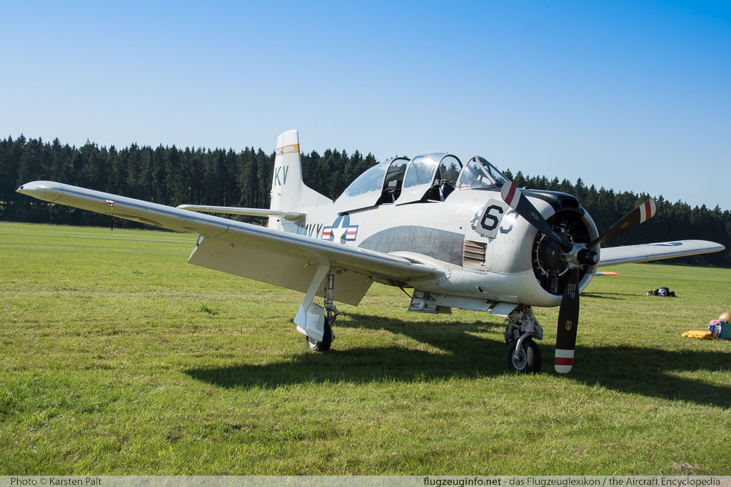 North American T-28B Trojan NX377WW 200-140 Flugtag Breitscheid 2015 Breitscheid (EDGB) 2015-08-30 � Karsten Palt, ID 12116 North American T-28B Trojan NX377WW 200-140 Flugtag Breitscheid 2015 Breitscheid (EDGB) 2015-08-30 � Karsten Palt, ID 12116