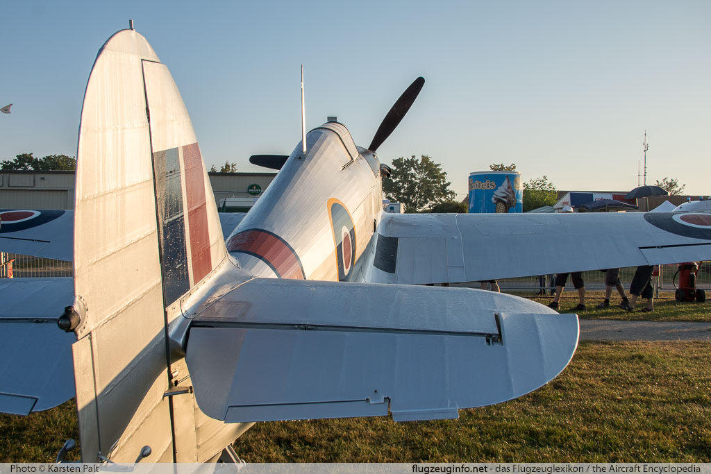 Hawker / CCF Hurricane IIB G-CBOE CCF/R30040 Oldtimer-Fliegertreffen 2016 Kirchheim unter Teck - Hahnweide (EDST) 2016-09-10 � Karsten Palt, ID 13444 Hawker / CCF Hurricane IIB G-CBOE CCF/R30040 Oldtimer-Fliegertreffen 2016 Kirchheim unter Teck - Hahnweide (EDST) 2016-09-10 � Karsten Palt, ID 13444