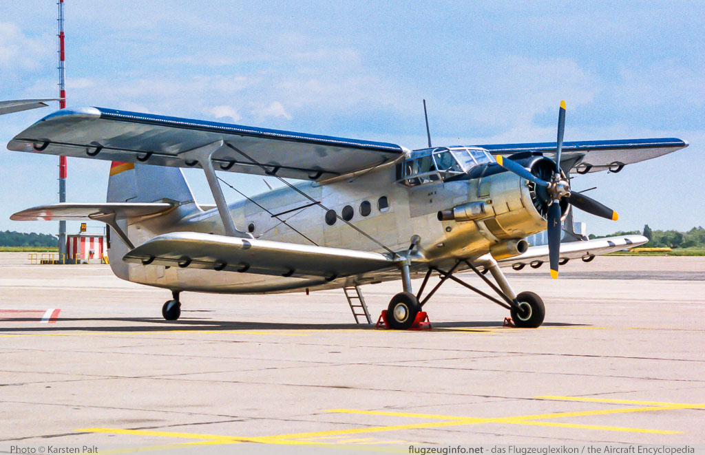 Antonov An-2T Air Service Berlin D-FOND 19508 Berlin - Schönefeld (EDDB / SXF) 2001-05-19 � Karsten Palt, ID 11905 Antonov An-2T Air Service Berlin D-FOND 19508 Berlin - Schönefeld (EDDB / SXF) 2001-05-19 � Karsten Palt, ID 11905
