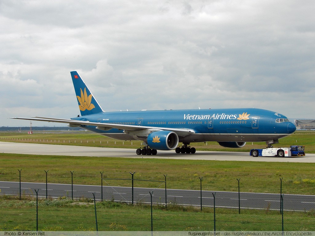 Boeing 777-26KER Vietnam Airlines VN-A144 33503 / 453 Frankfurt am Main (EDDF / FRA) 2007-09-09 � Karsten Palt, ID 659 Boeing 777-26KER Vietnam Airlines VN-A144 33503 / 453 Frankfurt am Main (EDDF / FRA) 2007-09-09 � Karsten Palt, ID 659