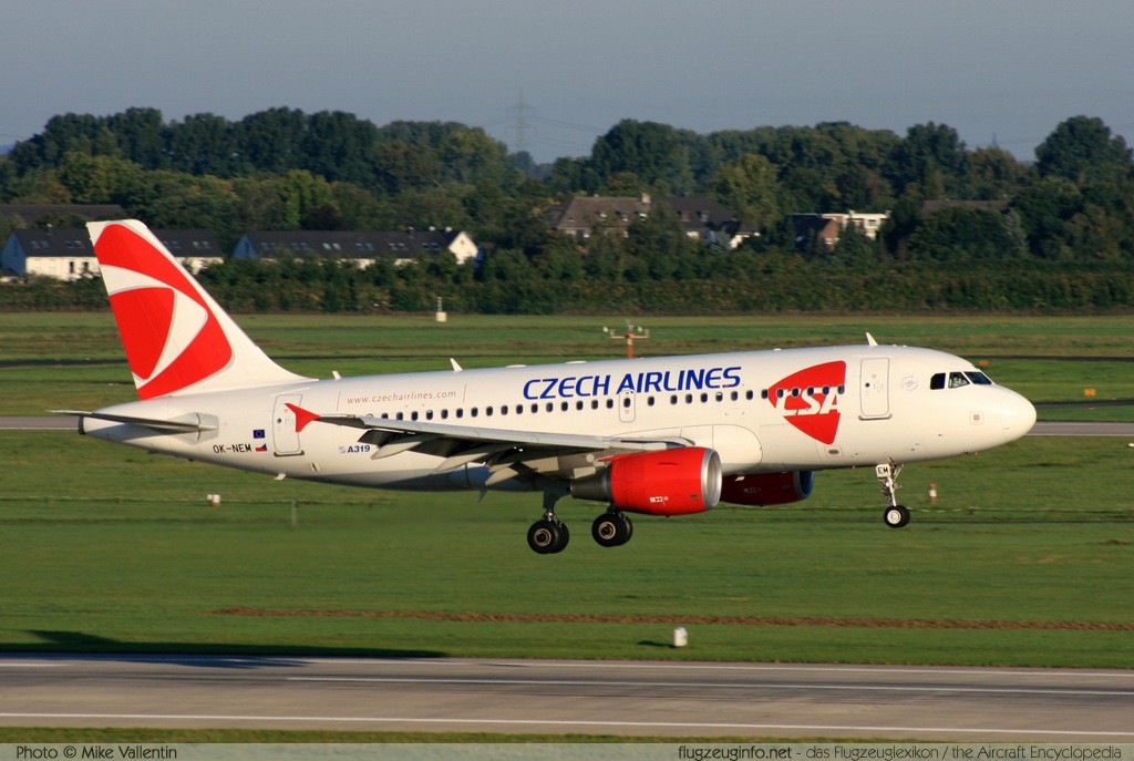 Airbus A319-112 CSA - Czech Airlines OK-NEM 3406 Düsseldorf International (EDDL / DUS) 2008-09-14 � Mike Vallentin, ID 1385 Airbus A319-112 CSA - Czech Airlines OK-NEM 3406 Düsseldorf International (EDDL / DUS) 2008-09-14 � Mike Vallentin, ID 1385