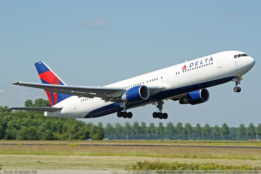 Boeing 767-332ER Delta Air Lines N199DN 28456 / 690 Amsterdam-Schiphol (EHAM / AMS) 2009-06-23 � Karsten Palt, ID 2409 Boeing 767-332ER Delta Air Lines N199DN 28456 / 690 Amsterdam-Schiphol (EHAM / AMS) 2009-06-23 � Karsten Palt, ID 2409