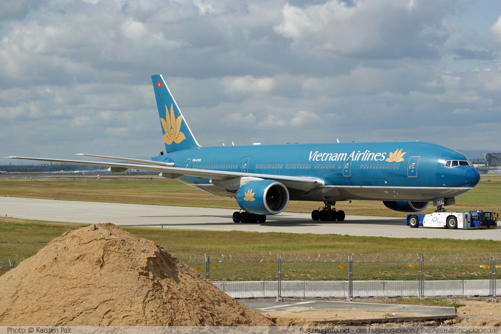 Boeing 777-26KER Vietnam Airlines VN-A145 33504 / 491 Frankfurt am Main (EDDF / FRA) 2009-09-06 � Karsten Palt, ID 2898 Boeing 777-26KER Vietnam Airlines VN-A145 33504 / 491 Frankfurt am Main (EDDF / FRA) 2009-09-06 � Karsten Palt, ID 2898
