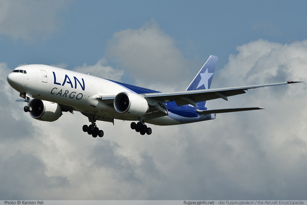 Boeing 777-F6N LAN Cargo N774LA 37710 / 782 Frankfurt am Main (EDDF / FRA) 2009-09-06 � Karsten Palt, ID 2886 Boeing 777-F6N LAN Cargo N774LA 37710 / 782 Frankfurt am Main (EDDF / FRA) 2009-09-06 � Karsten Palt, ID 2886