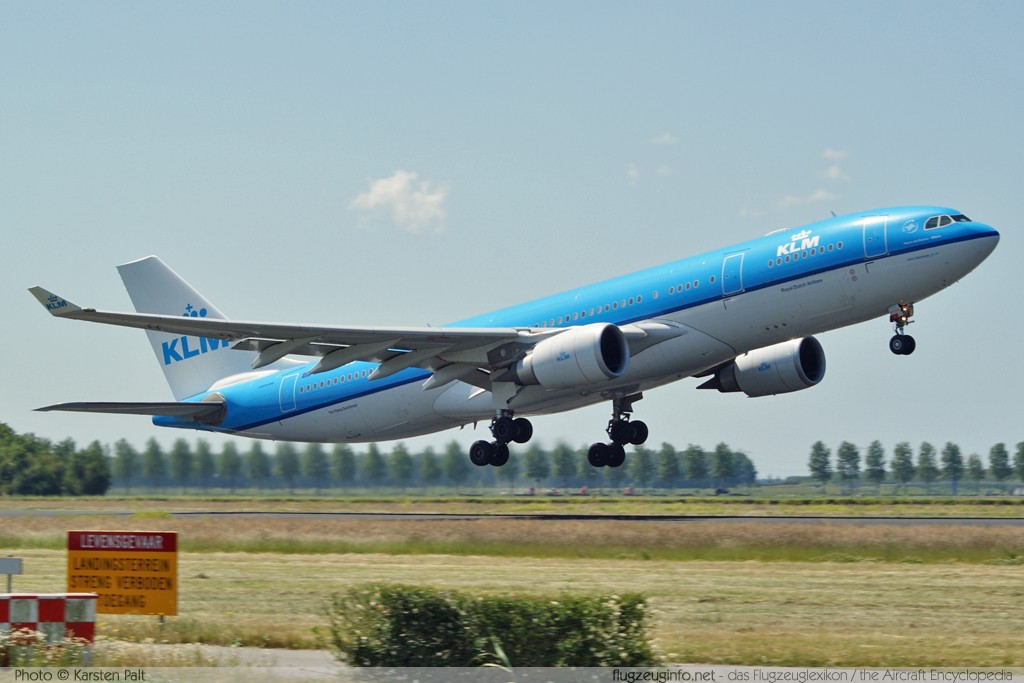 Airbus A330-203 KLM - Royal Dutch Airlines PH-AOD 738 Amsterdam-Schiphol (EHAM / AMS) 2009-06-23 � Karsten Palt, ID 2425 Airbus A330-203 KLM - Royal Dutch Airlines PH-AOD 738 Amsterdam-Schiphol (EHAM / AMS) 2009-06-23 � Karsten Palt, ID 2425