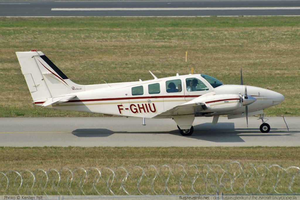 Beech B58 Baron F-GHIU TH-986 Friedrichshafen (EDNY / FDH) 2009-04-03 � Karsten Palt, ID 1782 Beech B58 Baron F-GHIU TH-986 Friedrichshafen (EDNY / FDH) 2009-04-03 � Karsten Palt, ID 1782