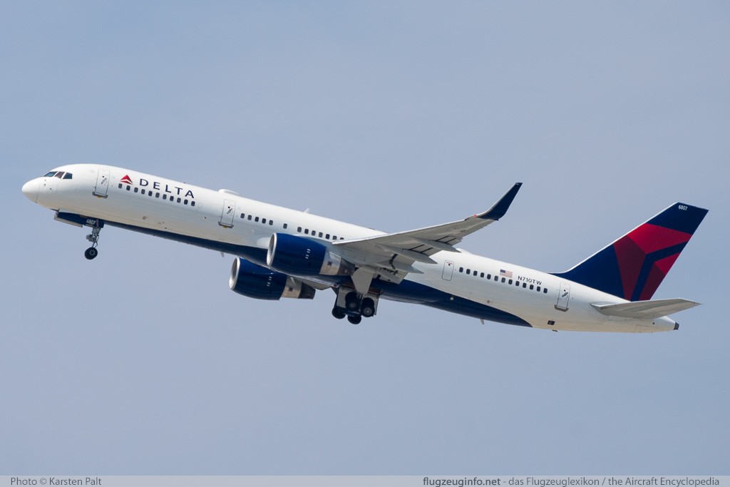 Boeing 757-2Q8 (wl) Delta Air Lines N710TW 28169 / 757 LAX International Airport (KLAX / LAX) 2015-06-01 � Karsten Palt, ID 11478 Boeing 757-2Q8 (wl) Delta Air Lines N710TW 28169 / 757 LAX International Airport (KLAX / LAX) 2015-06-01 � Karsten Palt, ID 11478