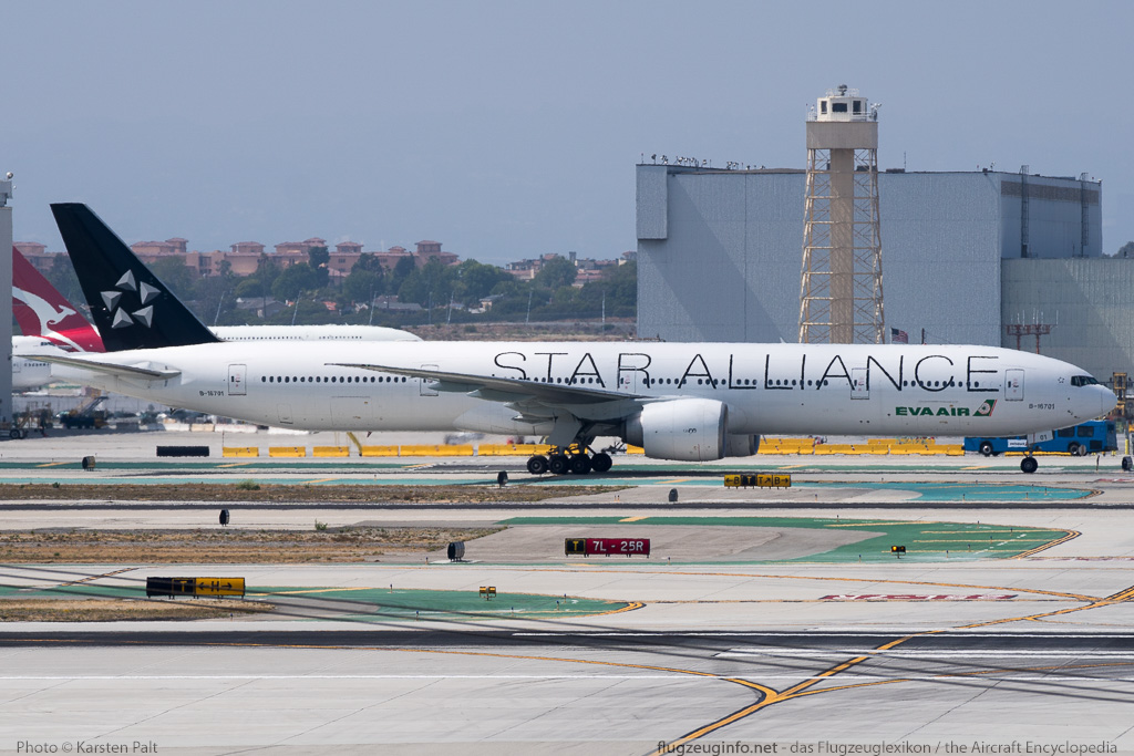Boeing 777-35EER EVA Air B-16701 32639 / 524 LAX International Airport (KLAX / LAX) 2015-06-01 � Karsten Palt, ID 11485 Boeing 777-35EER EVA Air B-16701 32639 / 524 LAX International Airport (KLAX / LAX) 2015-06-01 � Karsten Palt, ID 11485