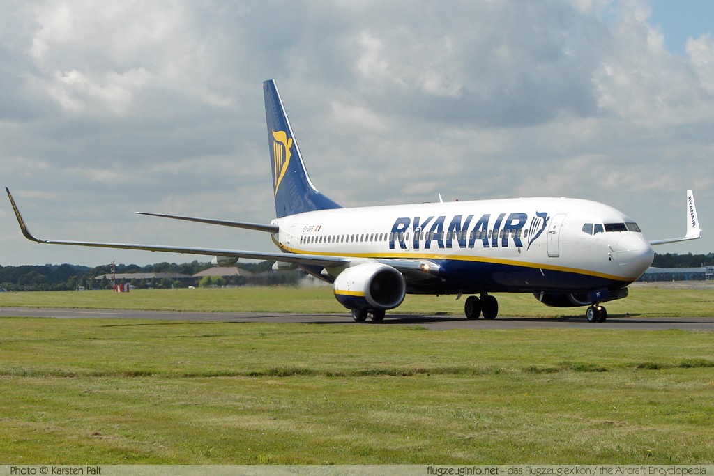 Boeing 737-8AS (wl) Ryanair EI-DPF 33606 / 2158 Bournemouth (EGHH / BOH) 2008-07-15 � Karsten Palt, ID 1152 Boeing 737-8AS (wl) Ryanair EI-DPF 33606 / 2158 Bournemouth (EGHH / BOH) 2008-07-15 � Karsten Palt, ID 1152