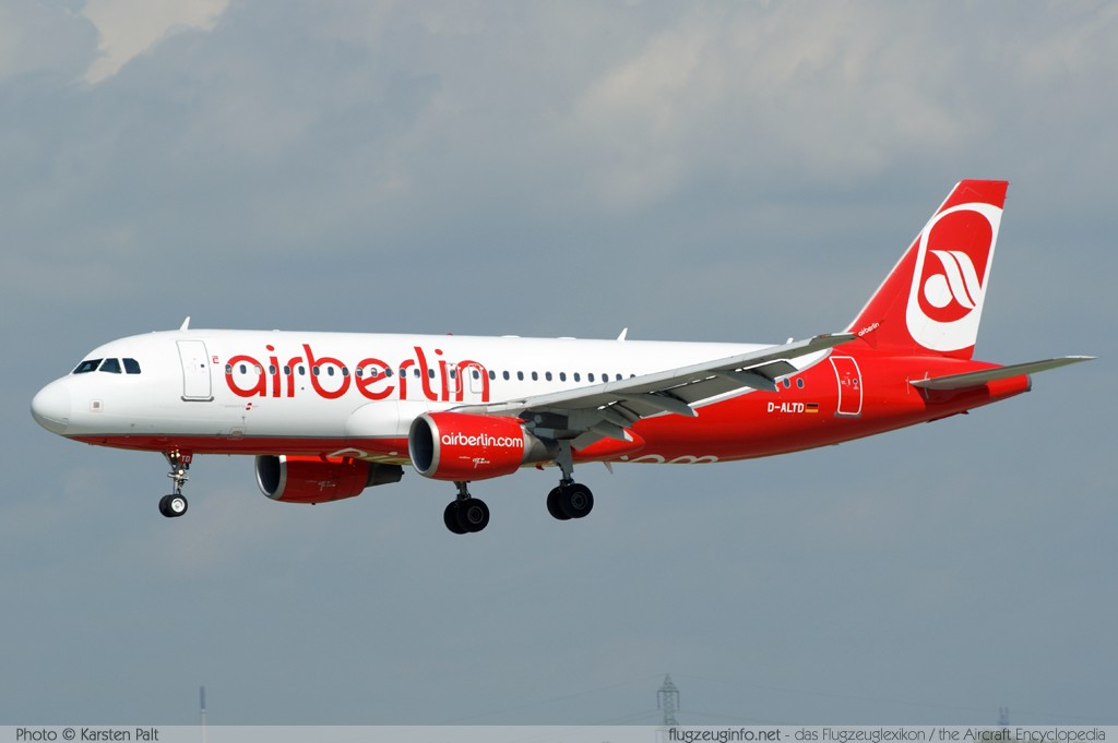 Airbus A320-214 Air Berlin D-ALTD 1493 Düsseldorf International (EDDL / DUS) 2010-08-21 � Karsten Palt, ID 4060 Airbus A320-214 Air Berlin D-ALTD 1493 Düsseldorf International (EDDL / DUS) 2010-08-21 � Karsten Palt, ID 4060