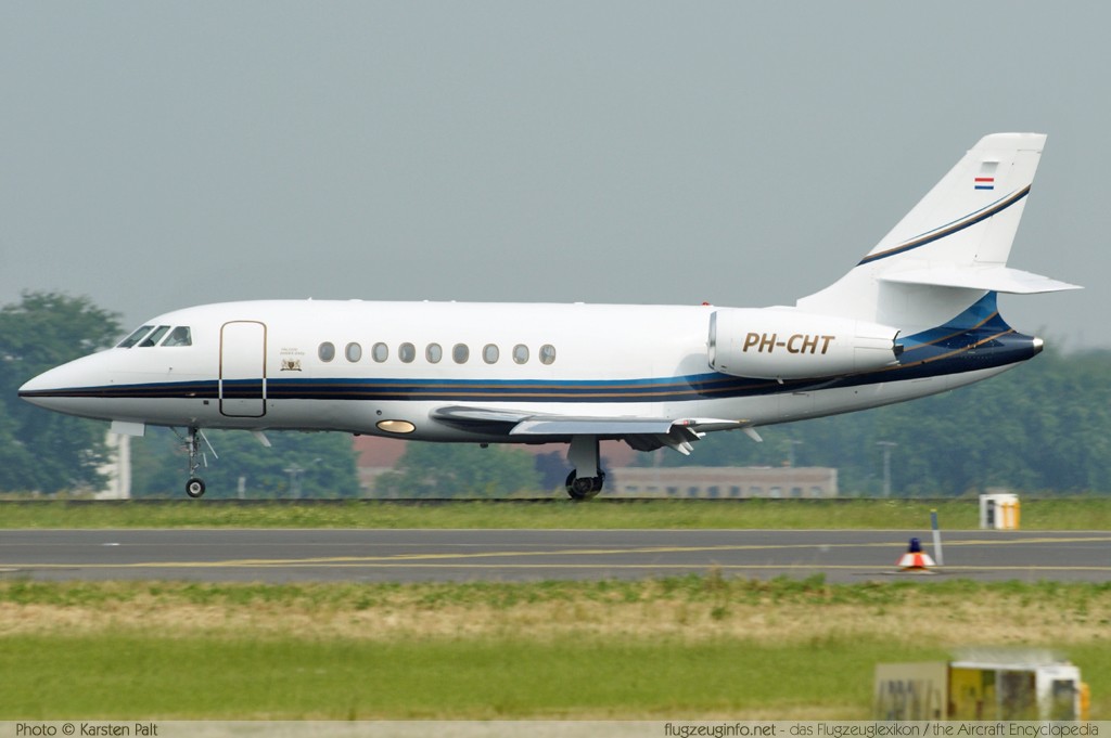 Dassault Falcon 2000EX JetNetherlands PH-CHT 40 Berlin - Schönefeld (EDDB / SXF) 2010-06-11 � Karsten Palt, ID 3791 Dassault Falcon 2000EX JetNetherlands PH-CHT 40 Berlin - Schönefeld (EDDB / SXF) 2010-06-11 � Karsten Palt, ID 3791