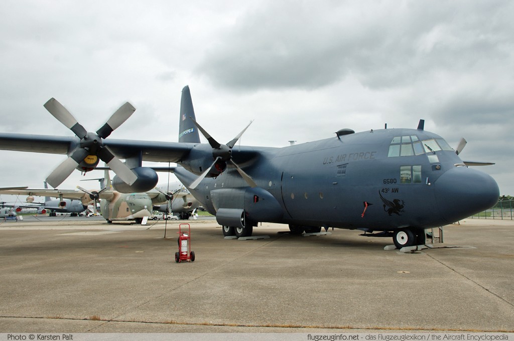 Lockheed / Lockheed Martin C-130E Hercules United States Air Force (USAF) 69-6580 382-4356 Air Mobility Command Museum Dover AFB, DE 2014-05-30 � Karsten Palt, ID 10096 Lockheed / Lockheed Martin C-130E Hercules United States Air Force (USAF) 69-6580 382-4356 Air Mobility Command Museum Dover AFB, DE 2014-05-30 � Karsten Palt, ID 10096