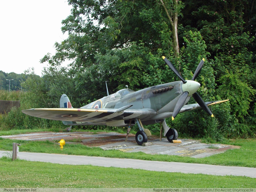 Supermarine Spitfire 3W-K Nationaal Luchtvaart-Themapark Aviodrome Lelystad (EHLE / LEY) 2008-06-21 � Karsten Palt, ID 956 Supermarine Spitfire 3W-K Nationaal Luchtvaart-Themapark Aviodrome Lelystad (EHLE / LEY) 2008-06-21 � Karsten Palt, ID 956