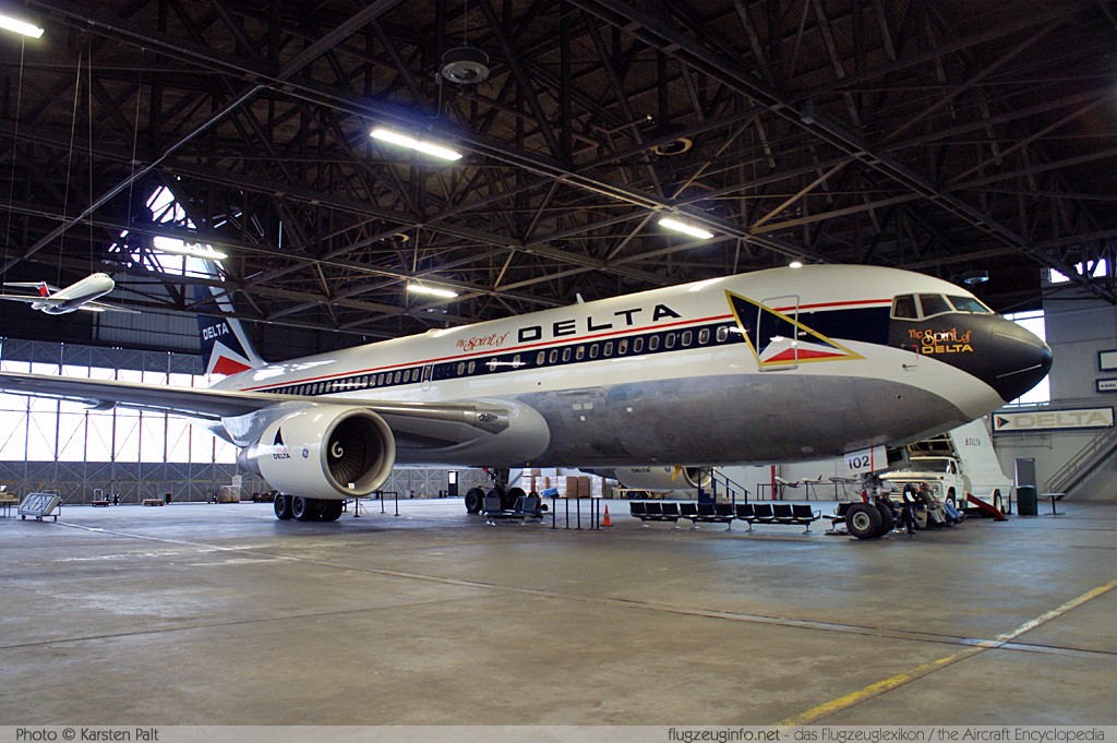 Boeing 767-232 Delta Air Lines N102DA 22214 / 12 Delta Air Transport Heritage Museum Atlanta, Georgia / USA 2012-01-12 � Karsten Palt, ID 4372 Boeing 767-232 Delta Air Lines N102DA 22214 / 12 Delta Air Transport Heritage Museum Atlanta, Georgia / USA 2012-01-12 � Karsten Palt, ID 4372