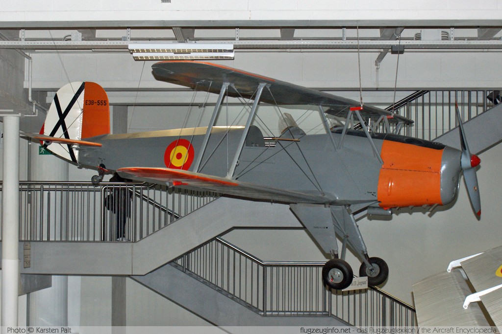 CASA I-131E (Bücker Bü-131 Jungmann) Spanish Air Force E.3B-555 2169 Deutsches Museum Munich / München 2010-01-31 � Karsten Palt, ID 3159 CASA I-131E (Bücker Bü-131 Jungmann) Spanish Air Force E.3B-555 2169 Deutsches Museum Munich / München 2010-01-31 � Karsten Palt, ID 3159